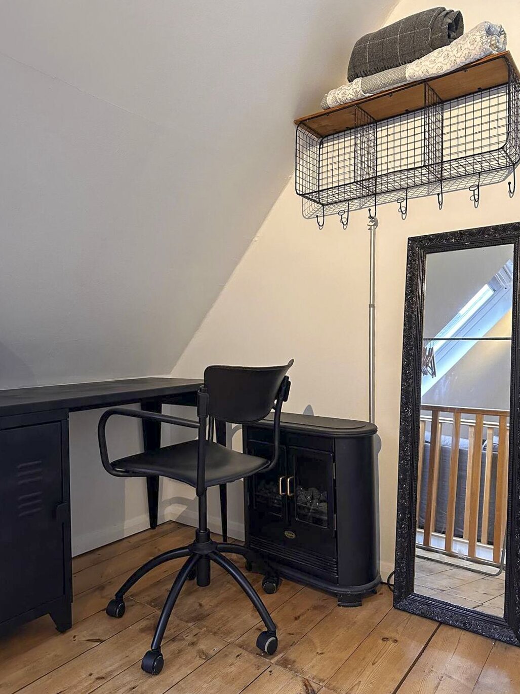 Workspace at The Loft Godalming property